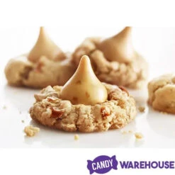Hershey's Gold Kisses Caramel Creme Candy With Pretzel Bits: 60-Piece Bag -Candy Promotion Sale hershey s gold kisses caramel creme candy with pretzel bits 60 piece bag candy warehouse 3